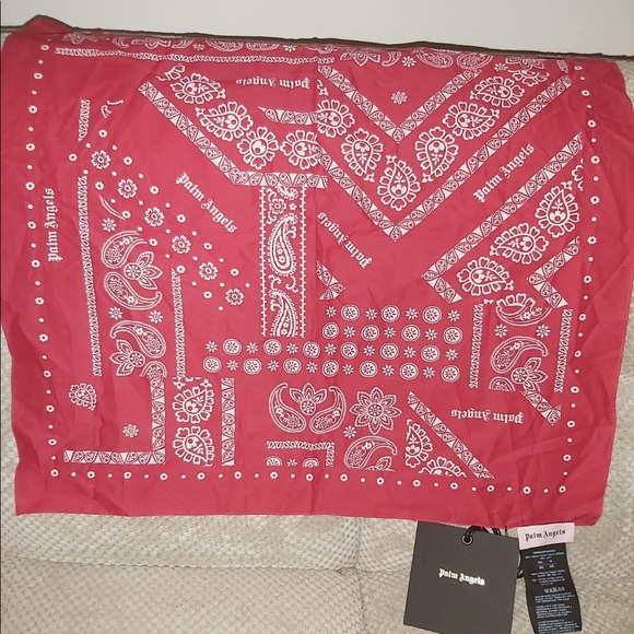 Palm Angles scarf 🧣 - Picture 2 of 2